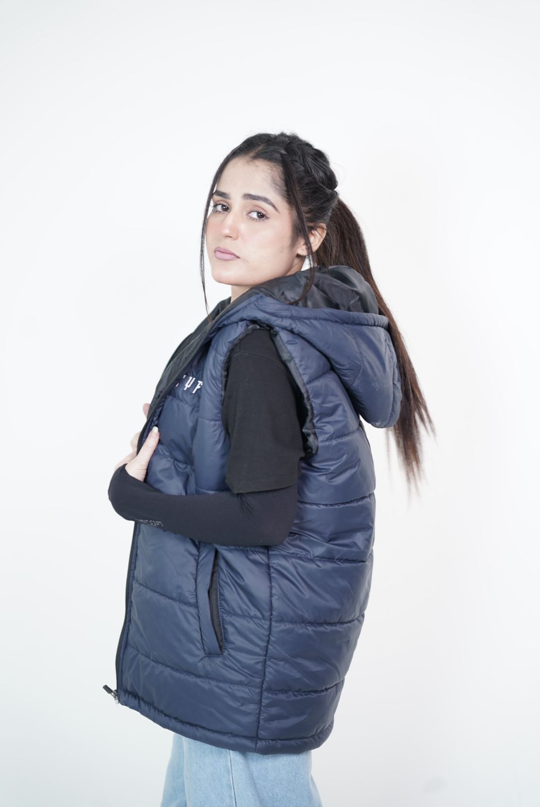 premium puffer jacket (sleeveless)